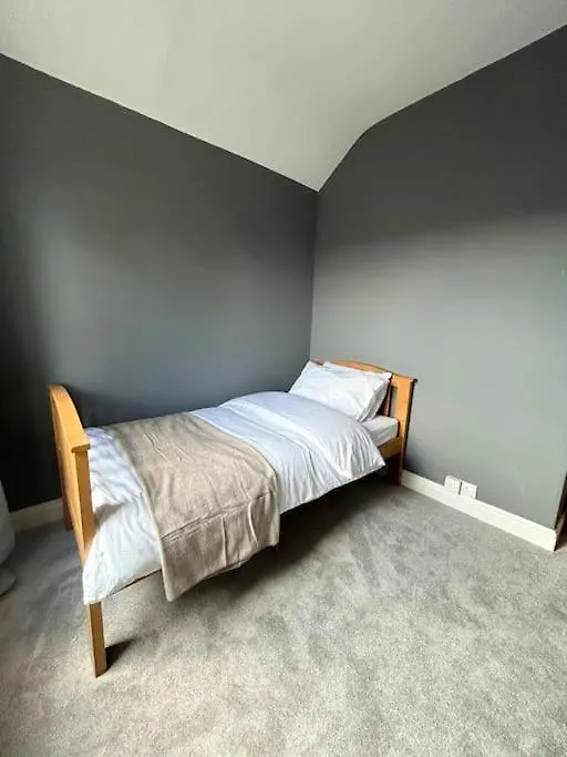Comfy 3 Bedroom Home Free Parking In Doncaster Balby