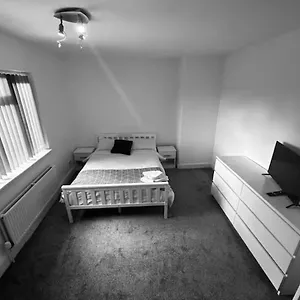  Holiday home 3 Bedroom Deluxe In Doncaster